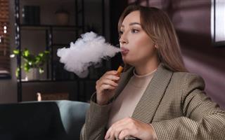 Cigarette électronique plate
